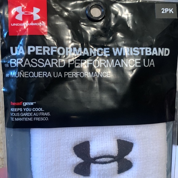 2 packs of Under Armour performance wristbands (2 per pack - 4 bands total) - Picture 4 of 6